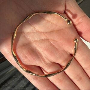 Elegant Gold-Toned Bangle Bracelet